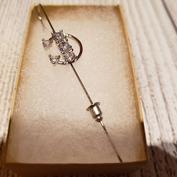 Hypoallergenic Gold crawler wrap earring - Picture 3 of 5